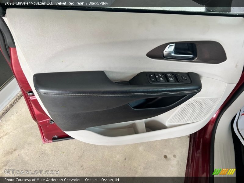 Velvet Red Pearl / Black/Alloy 2021 Chrysler Voyager LXI