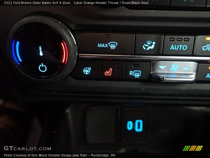 Controls of 2022 Bronco Outer Banks 4x4 4-Door