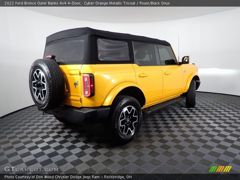 Cyber Orange Metallic Tricoat / Roast/Black Onyx 2022 Ford Bronco Outer Banks 4x4 4-Door