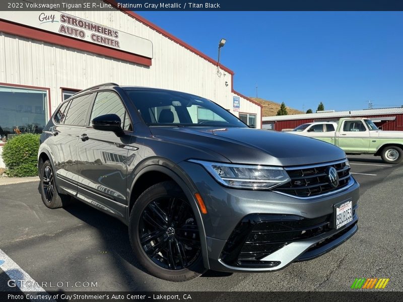 Platinum Gray Metallic / Titan Black 2022 Volkswagen Tiguan SE R-Line