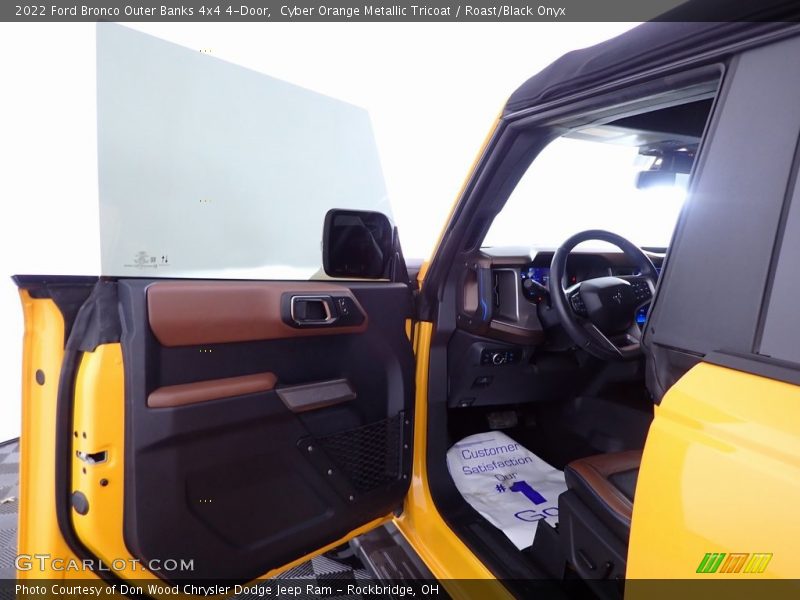 Cyber Orange Metallic Tricoat / Roast/Black Onyx 2022 Ford Bronco Outer Banks 4x4 4-Door
