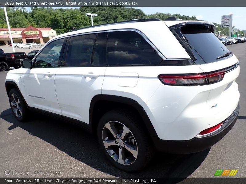 Bright White / Wicker Beige/Global Black 2023 Jeep Grand Cherokee 4XE
