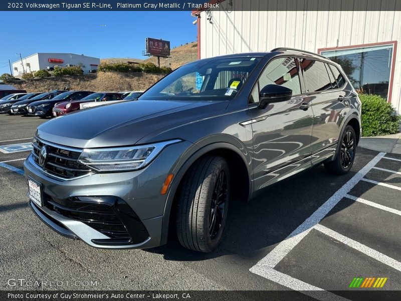 Platinum Gray Metallic / Titan Black 2022 Volkswagen Tiguan SE R-Line