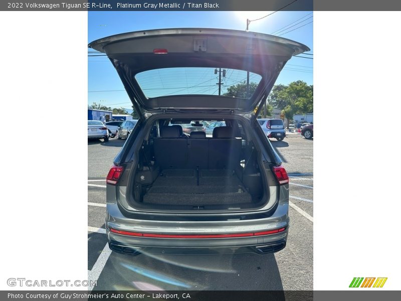 Platinum Gray Metallic / Titan Black 2022 Volkswagen Tiguan SE R-Line