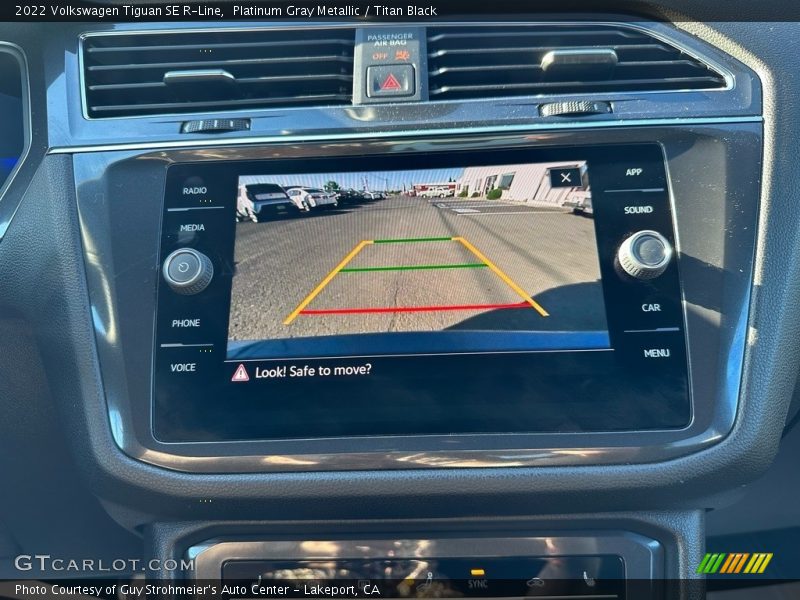 Platinum Gray Metallic / Titan Black 2022 Volkswagen Tiguan SE R-Line
