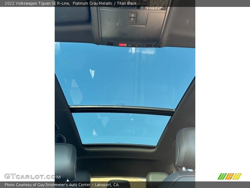 Sunroof of 2022 Tiguan SE R-Line