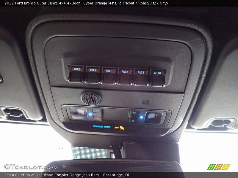 Cyber Orange Metallic Tricoat / Roast/Black Onyx 2022 Ford Bronco Outer Banks 4x4 4-Door