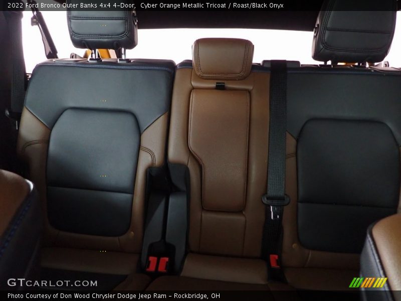 Cyber Orange Metallic Tricoat / Roast/Black Onyx 2022 Ford Bronco Outer Banks 4x4 4-Door