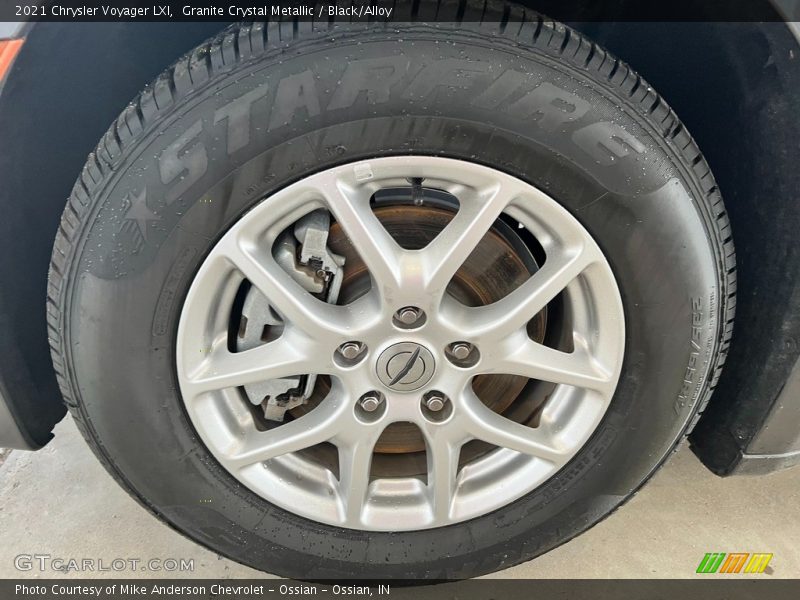 Granite Crystal Metallic / Black/Alloy 2021 Chrysler Voyager LXI