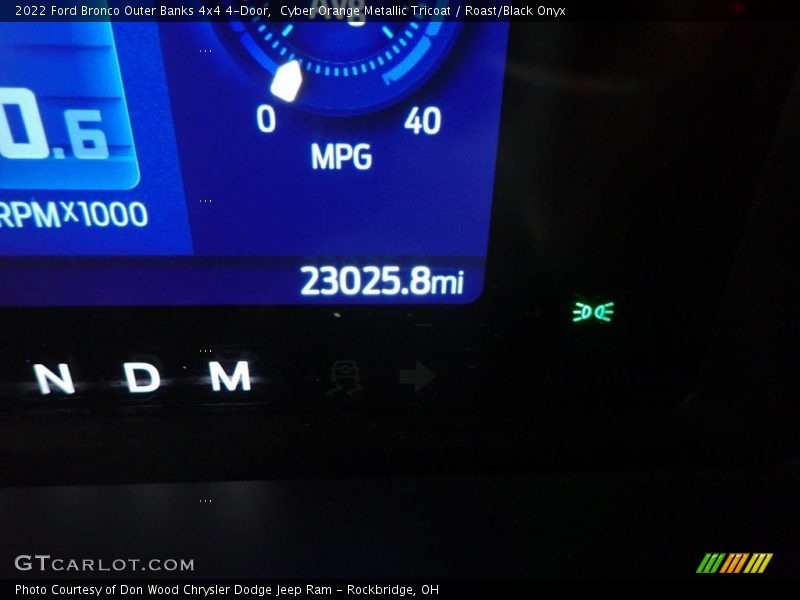 Cyber Orange Metallic Tricoat / Roast/Black Onyx 2022 Ford Bronco Outer Banks 4x4 4-Door
