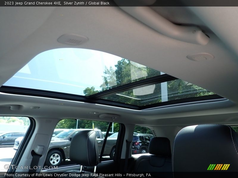 Sunroof of 2023 Grand Cherokee 4XE