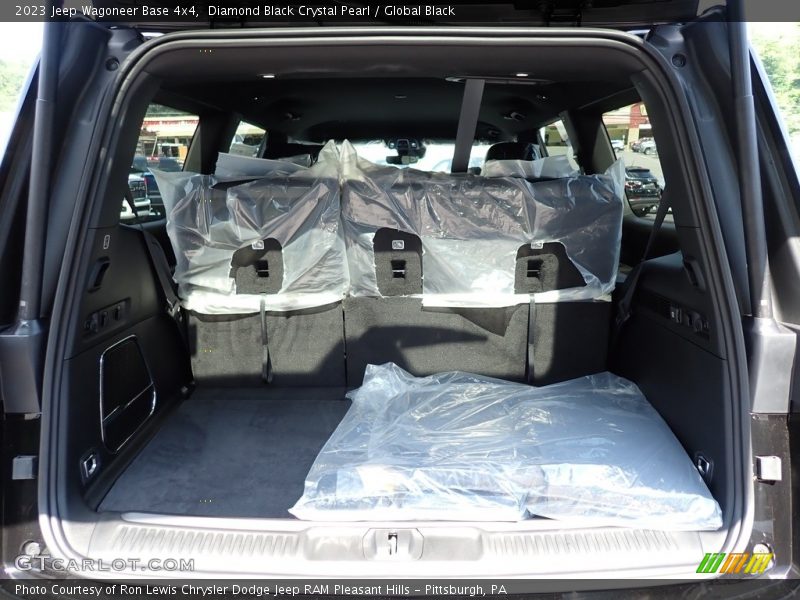 Diamond Black Crystal Pearl / Global Black 2023 Jeep Wagoneer Base 4x4