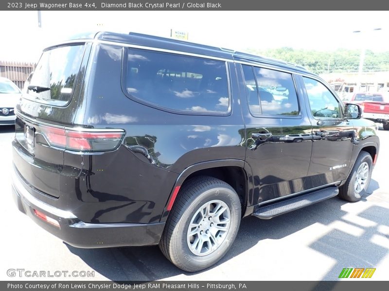Diamond Black Crystal Pearl / Global Black 2023 Jeep Wagoneer Base 4x4