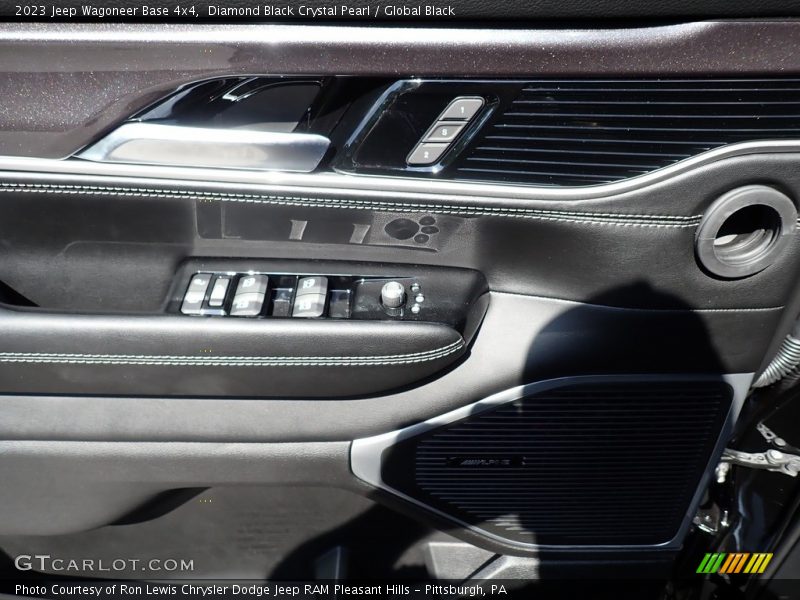 Diamond Black Crystal Pearl / Global Black 2023 Jeep Wagoneer Base 4x4