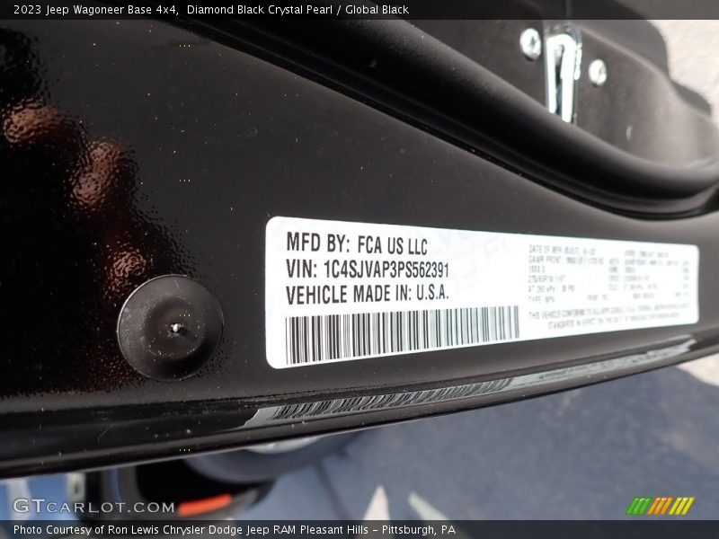 Diamond Black Crystal Pearl / Global Black 2023 Jeep Wagoneer Base 4x4
