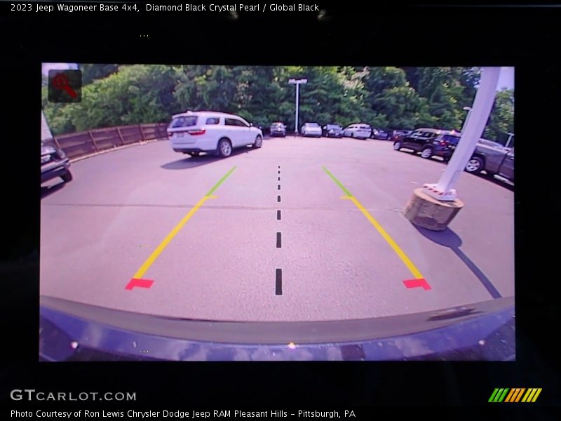 Diamond Black Crystal Pearl / Global Black 2023 Jeep Wagoneer Base 4x4