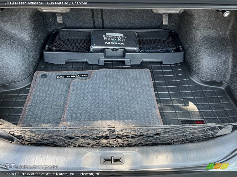  2019 Altima SR Trunk