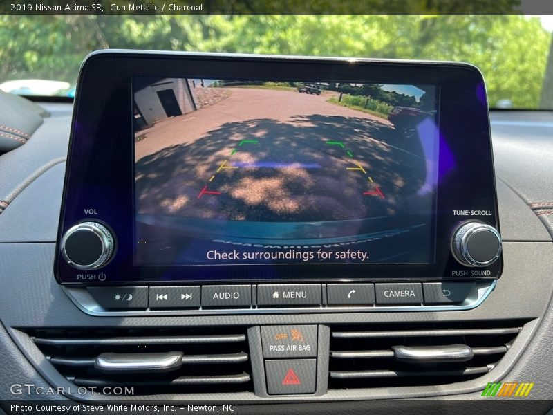 Controls of 2019 Altima SR