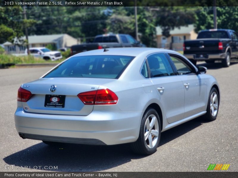 Reflex Silver Metallic / Titan Black 2013 Volkswagen Passat 2.5L SE