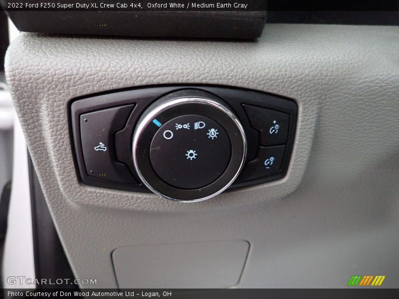 Controls of 2022 F250 Super Duty XL Crew Cab 4x4