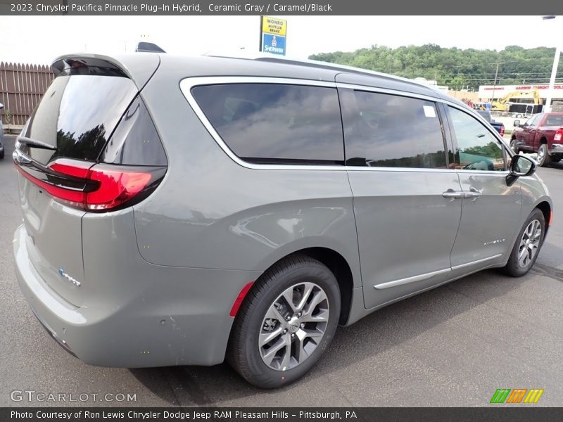 Ceramic Gray / Caramel/Black 2023 Chrysler Pacifica Pinnacle Plug-In Hybrid