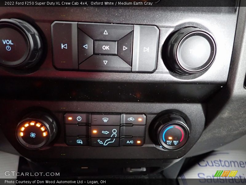 Controls of 2022 F250 Super Duty XL Crew Cab 4x4