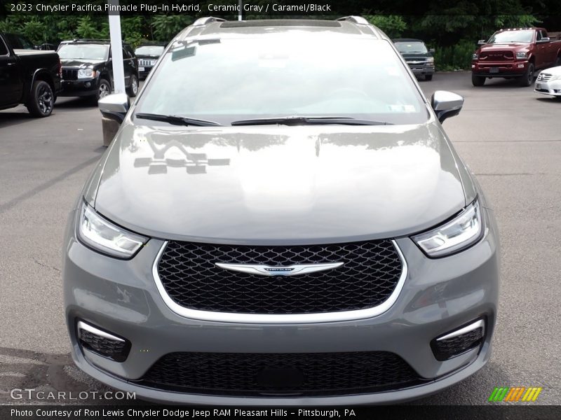 Ceramic Gray / Caramel/Black 2023 Chrysler Pacifica Pinnacle Plug-In Hybrid