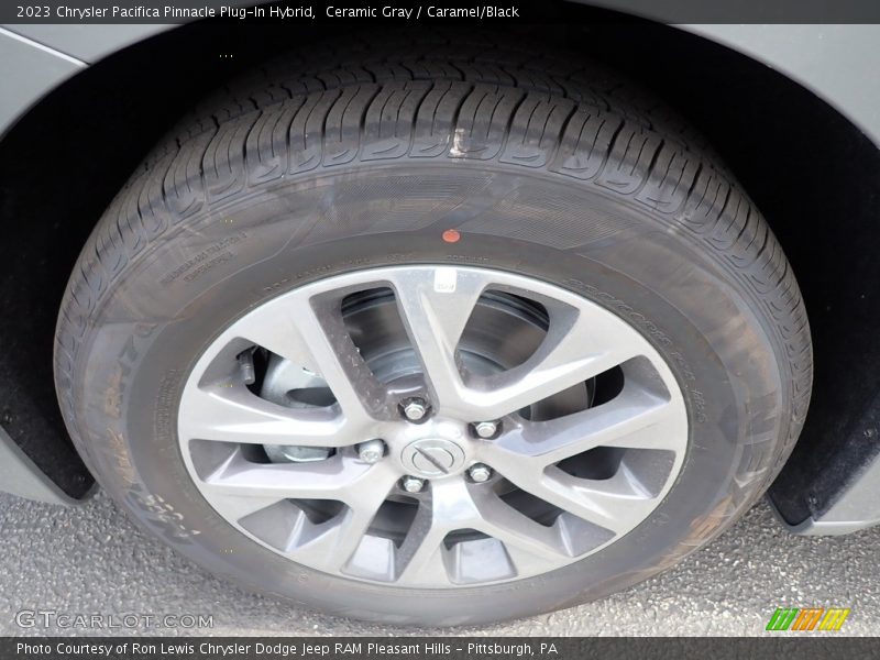  2023 Pacifica Pinnacle Plug-In Hybrid Wheel