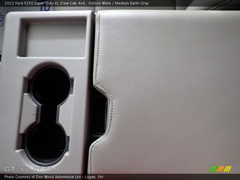 Oxford White / Medium Earth Gray 2022 Ford F250 Super Duty XL Crew Cab 4x4