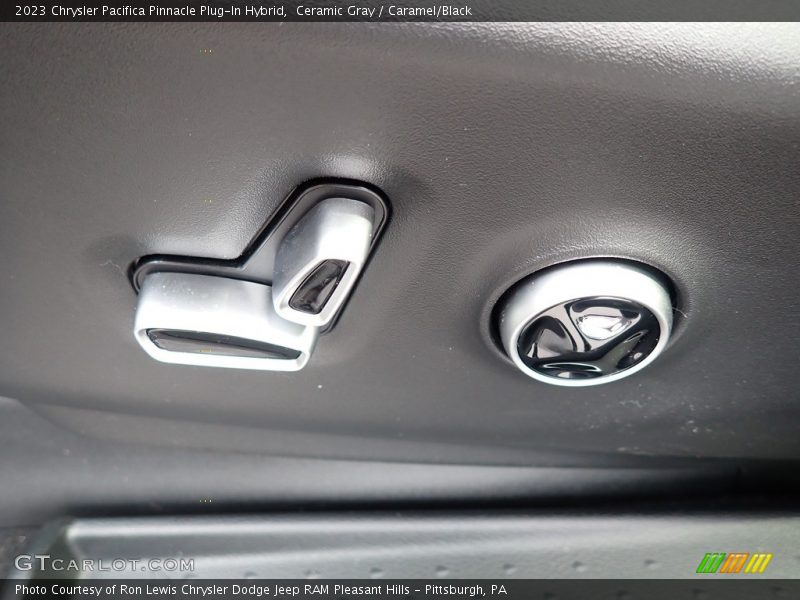 Ceramic Gray / Caramel/Black 2023 Chrysler Pacifica Pinnacle Plug-In Hybrid