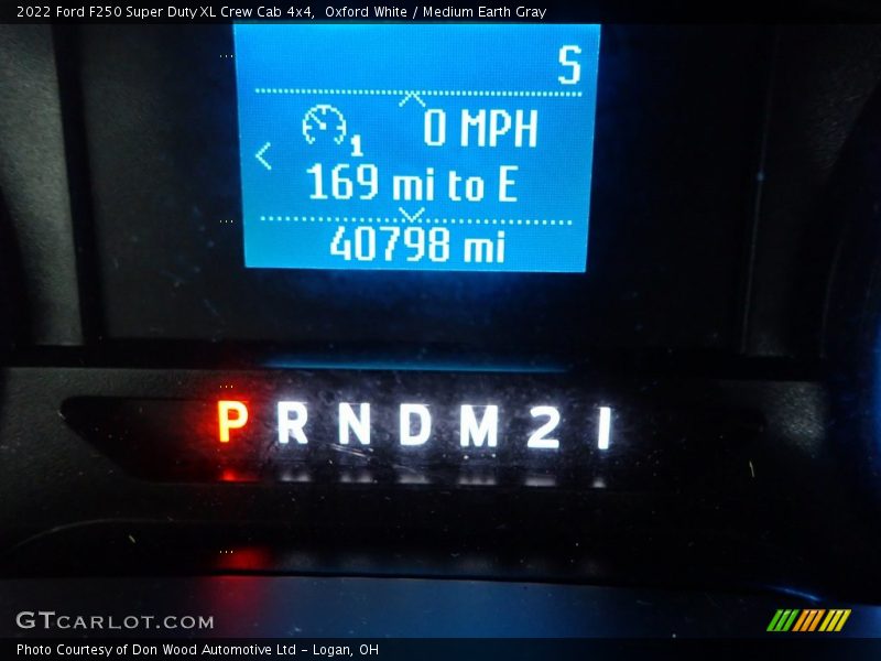 Oxford White / Medium Earth Gray 2022 Ford F250 Super Duty XL Crew Cab 4x4