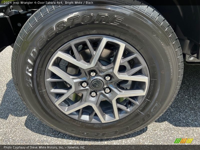  2024 Wrangler 4-Door Sahara 4x4 Wheel