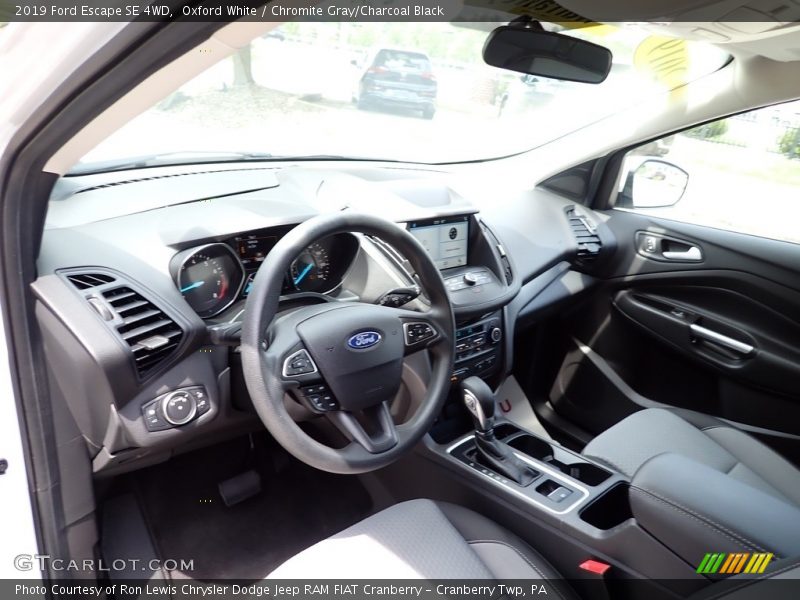Oxford White / Chromite Gray/Charcoal Black 2019 Ford Escape SE 4WD