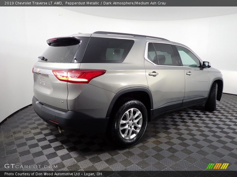 Pepperdust Metallic / Dark Atmosphere/Medium Ash Gray 2019 Chevrolet Traverse LT AWD