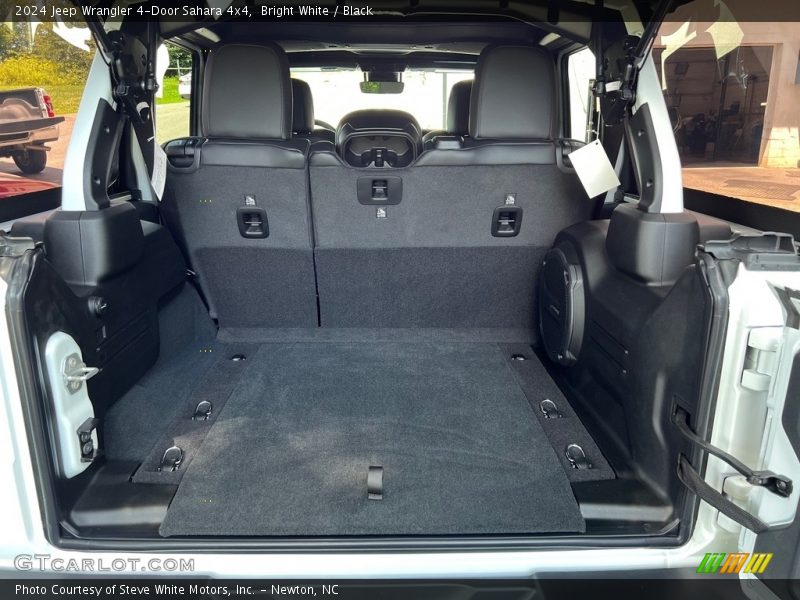  2024 Wrangler 4-Door Sahara 4x4 Trunk