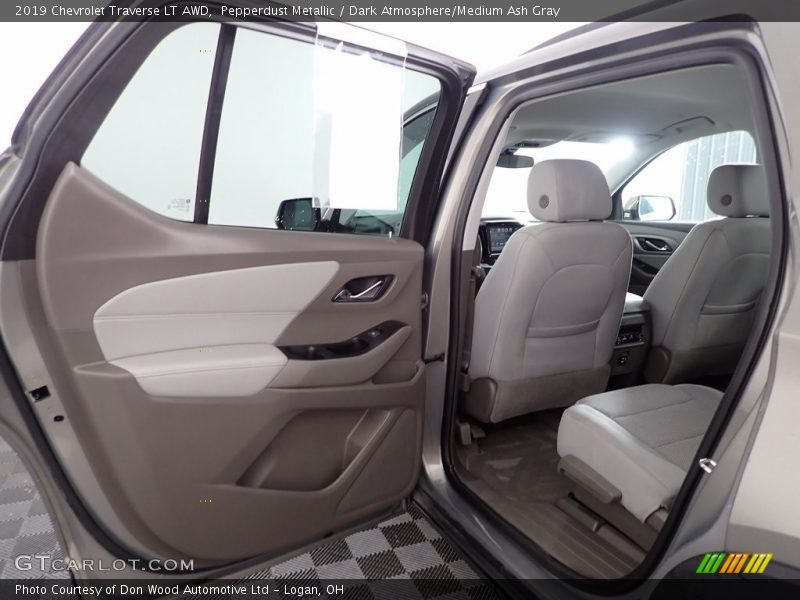 Pepperdust Metallic / Dark Atmosphere/Medium Ash Gray 2019 Chevrolet Traverse LT AWD