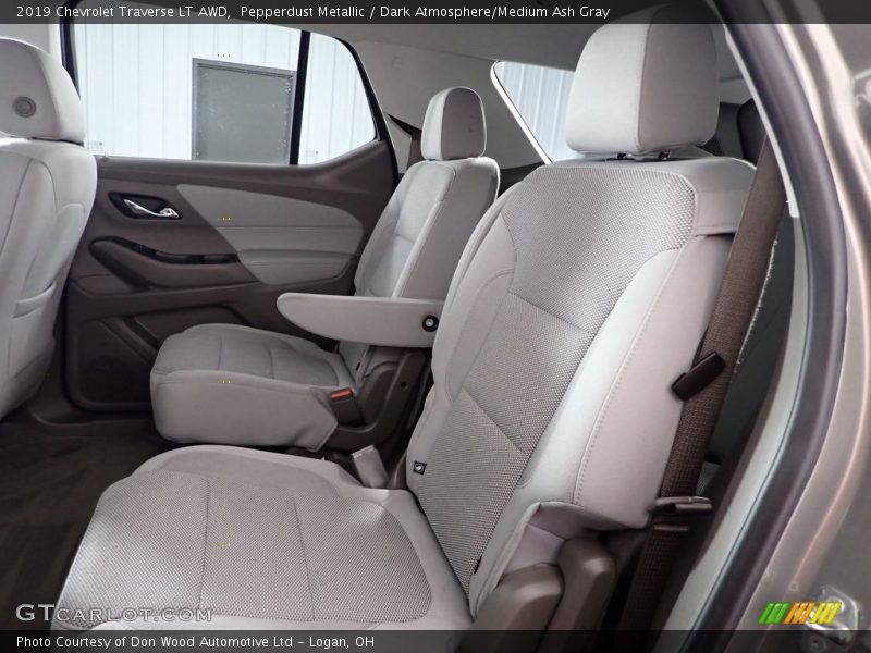 Pepperdust Metallic / Dark Atmosphere/Medium Ash Gray 2019 Chevrolet Traverse LT AWD
