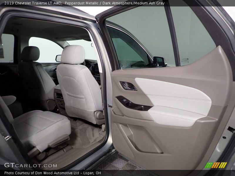 Pepperdust Metallic / Dark Atmosphere/Medium Ash Gray 2019 Chevrolet Traverse LT AWD