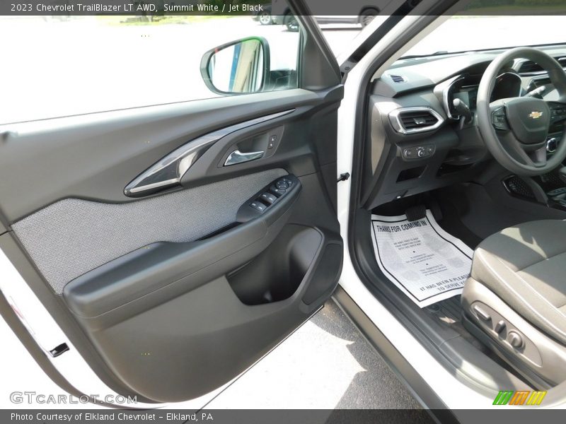 Summit White / Jet Black 2023 Chevrolet TrailBlazer LT AWD