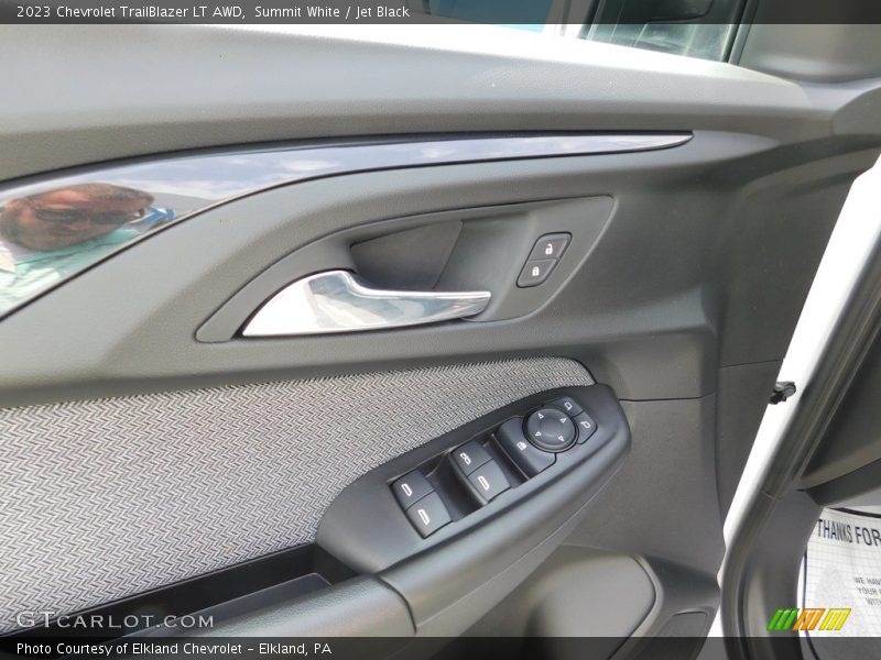 Summit White / Jet Black 2023 Chevrolet TrailBlazer LT AWD