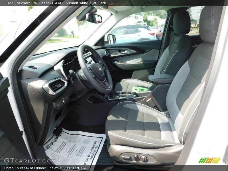 Summit White / Jet Black 2023 Chevrolet TrailBlazer LT AWD
