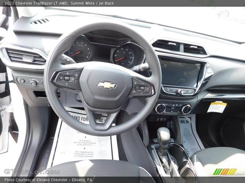 Summit White / Jet Black 2023 Chevrolet TrailBlazer LT AWD