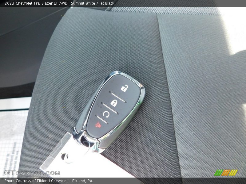 Summit White / Jet Black 2023 Chevrolet TrailBlazer LT AWD