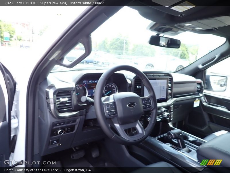 Oxford White / Black 2023 Ford F150 XLT SuperCrew 4x4