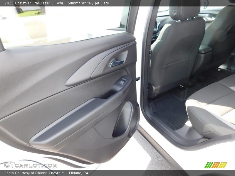 Summit White / Jet Black 2023 Chevrolet TrailBlazer LT AWD