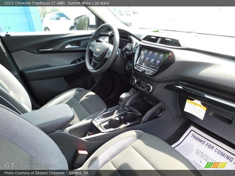 Summit White / Jet Black 2023 Chevrolet TrailBlazer LT AWD