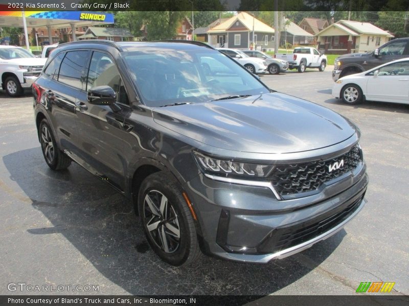 Gravity Gray / Black 2022 Kia Sorento S