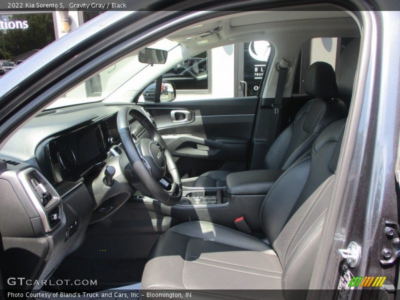 Gravity Gray / Black 2022 Kia Sorento S