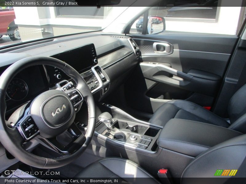 Gravity Gray / Black 2022 Kia Sorento S