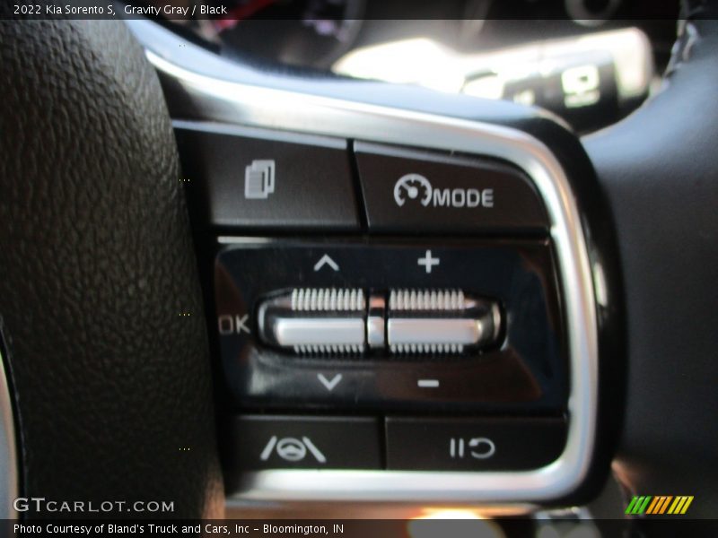 Gravity Gray / Black 2022 Kia Sorento S